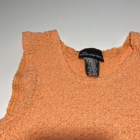 textured tank top - Picture 2 of 4